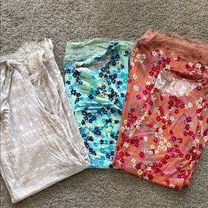 LOGO by Lori Goldstein Floral Lace Trim Tank Tops - Gray, Blue, Orange